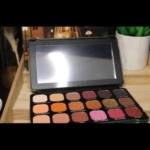 FRIENDS Eyeshadow Palette